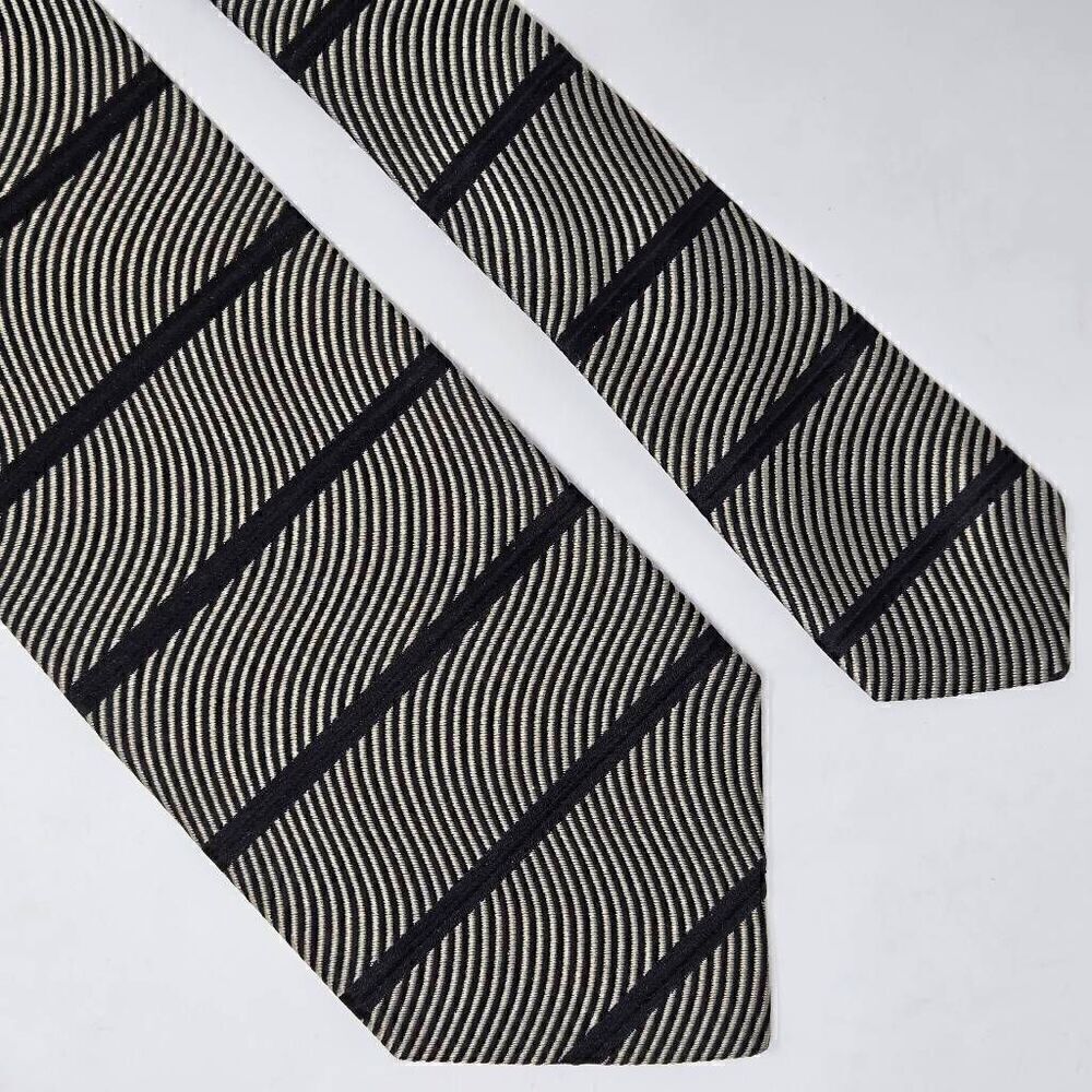 CIRO CITTERIO SILK TIE WHITE BLACK TEXTURED STRIPE LUXURY 3.75" X 58" READ